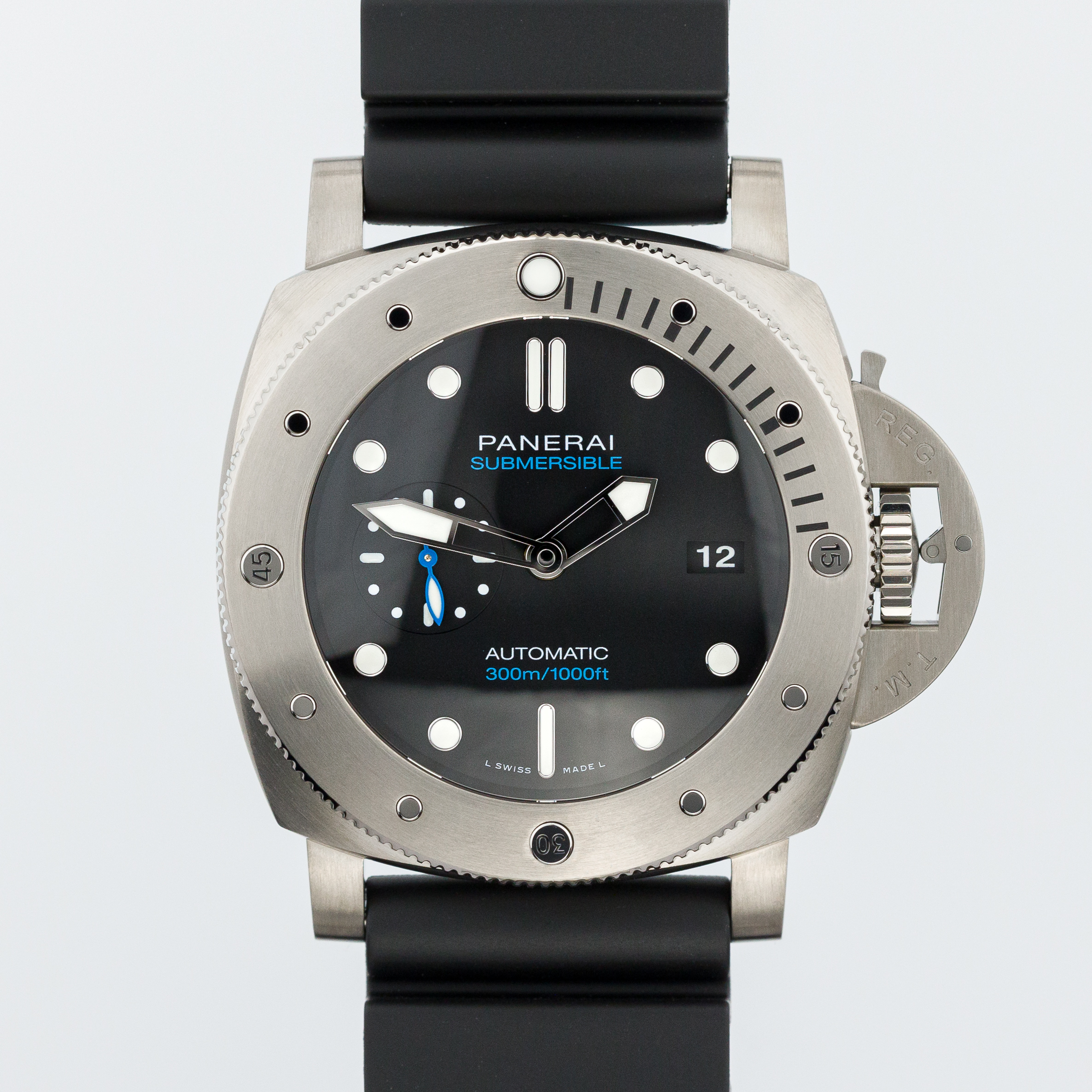 Panerai Luminor Submersible PAM02305 ChronoTimepieces